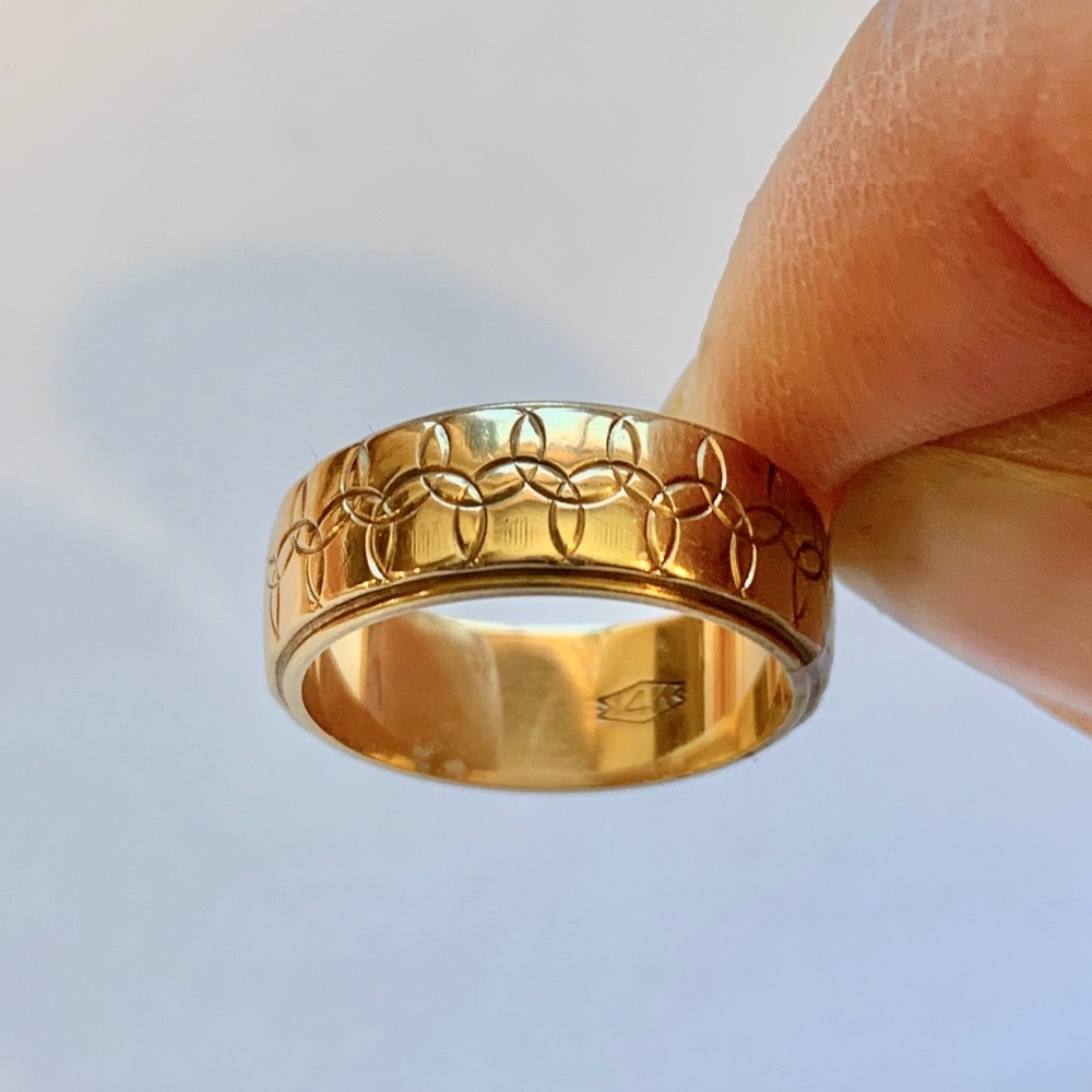 Engraved Celtic Knot 14K Yellow Gold 6.6mm wide Band. Heavy & solid. Size 5.75